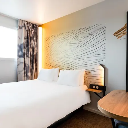 B&B Hotel Le Port Marly Saint Germain En Laye Exterior photo