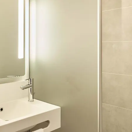 B&B Hotel Le Port Marly Saint Germain En Laye Exterior photo